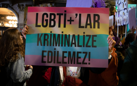 Genç LGBTİ Derneği Kapatıldı
